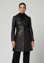 Lucy Kurzmantel mit Knopfleiste und Reverskragen