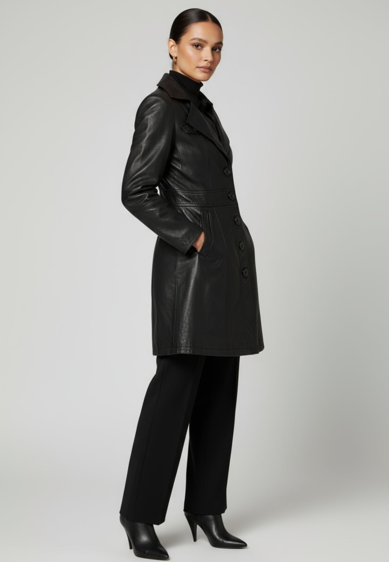 Lucy Kurzmantel mit Knopfleiste und Reverskragen