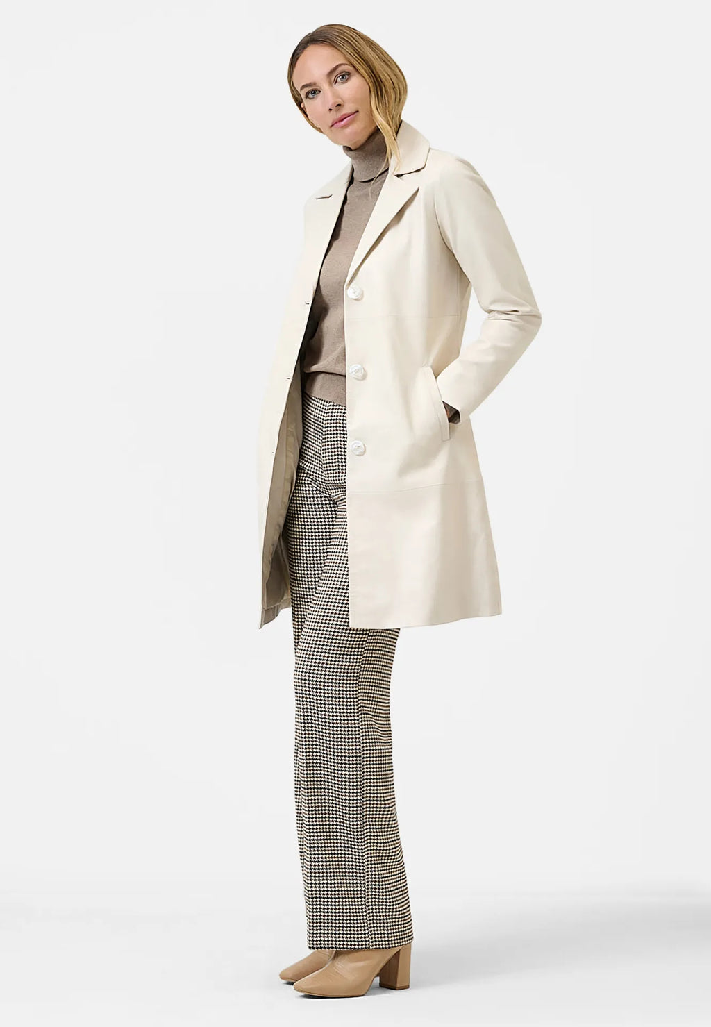 Marzia klassischer Ledermantel mit Knopfverschluss