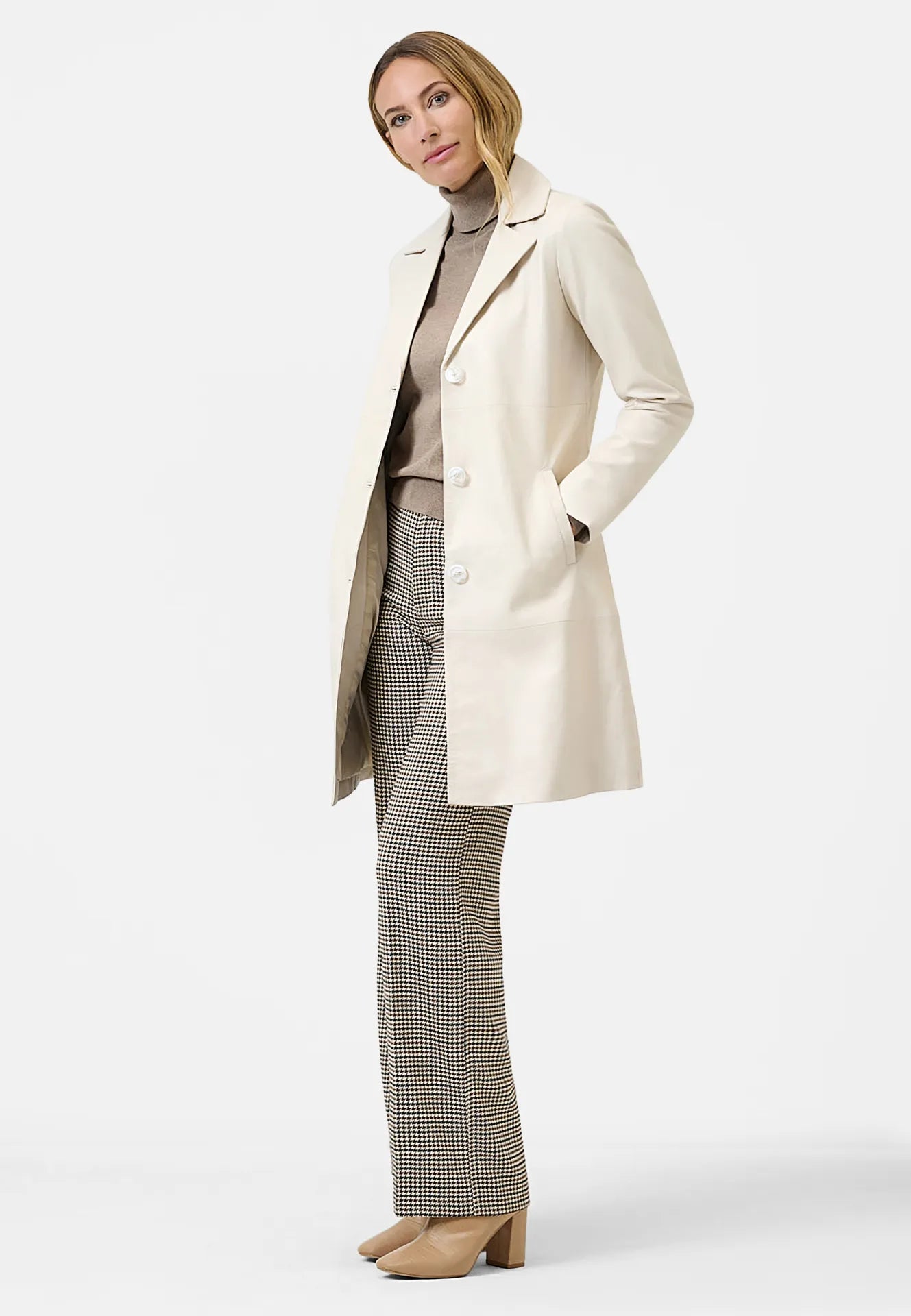 Marzia klassischer Ledermantel mit Knopfverschluss